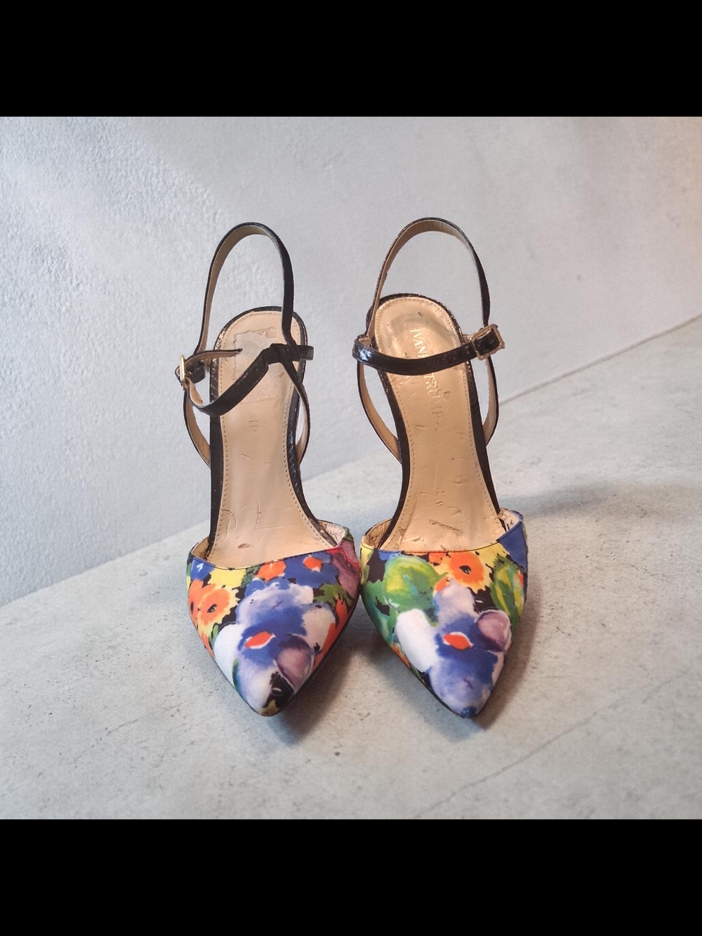 ivanka trump womens floral printed pointy toe Stilleto heels women size 9